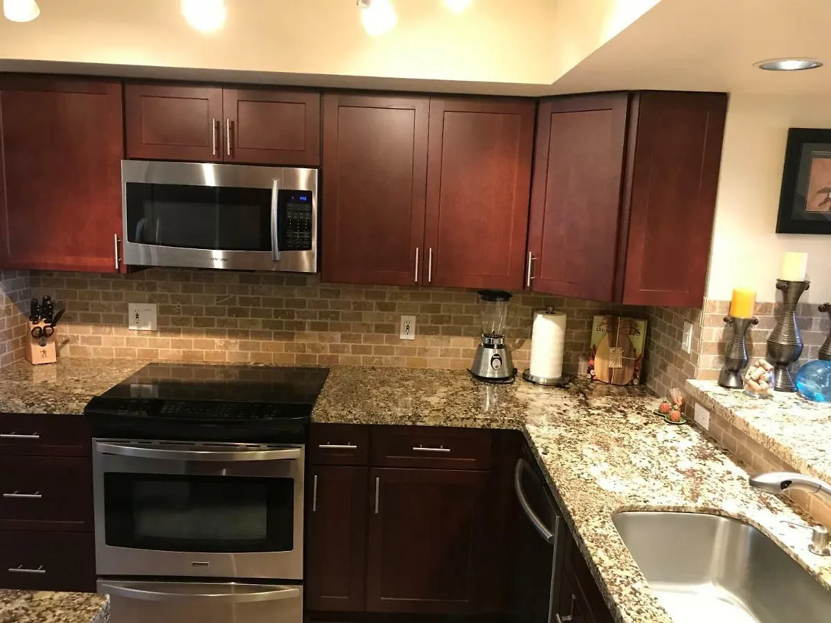 Spacious & Modern Maui Condo Steps To The Beach! Kahana